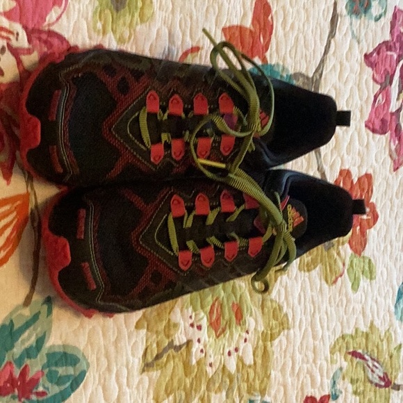 Womens retired style Adidas Vigor 4 size 10 NWOB - Picture 3 of 4